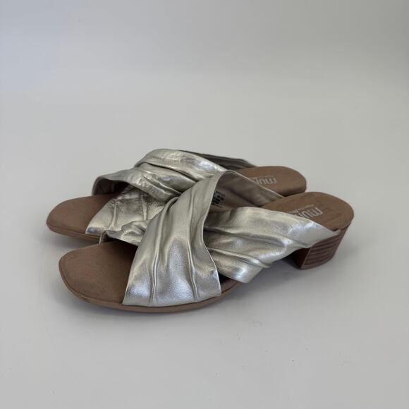 MUNRO Lee Women's Silver Metallic Slide Block Heel Mule Cross Strap Sandals 9.5 - Picture 3 of 9